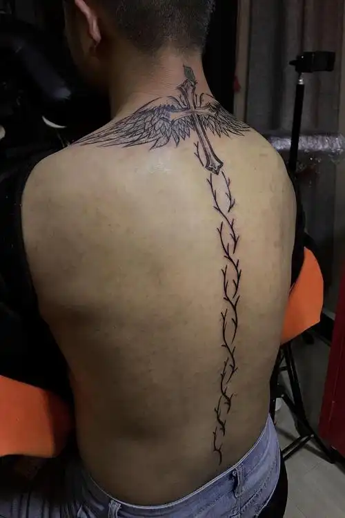 有多少嘴炮康纳的粉丝康纳纹身