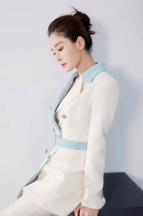 王媛可高清淡雅写真时尚俏丽