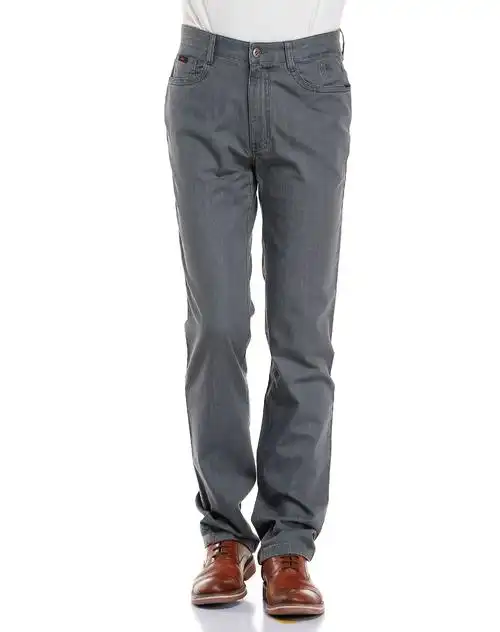 男灰色牛仔裤