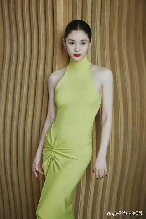 王子文:用才华闯出一片天地 王子文,这个出生于四川成都的女孩,毕业于