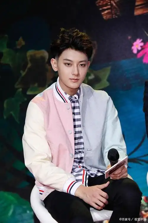 黄子韬因身体原因无法在广州举办演唱会粉丝们怎么说