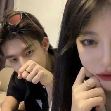 情侣头像真人一人一半