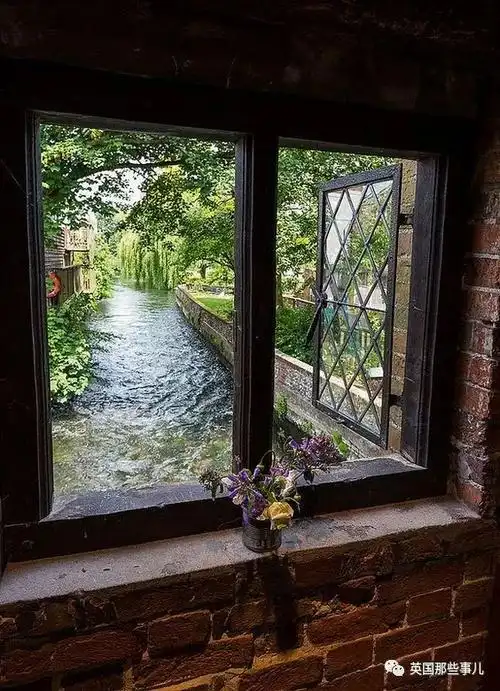 有着神仙窗景的房子光是坐窗边发呆就有满满的幸福感啊