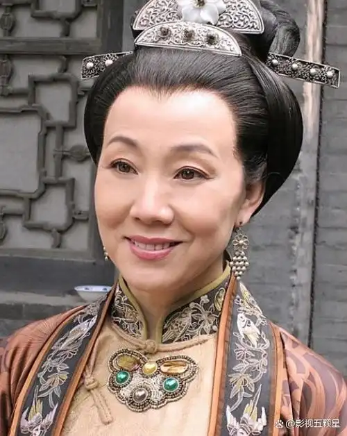 她是樊胜美的"恶妈妈",也是国家一级演员,59岁才靠演反派走红