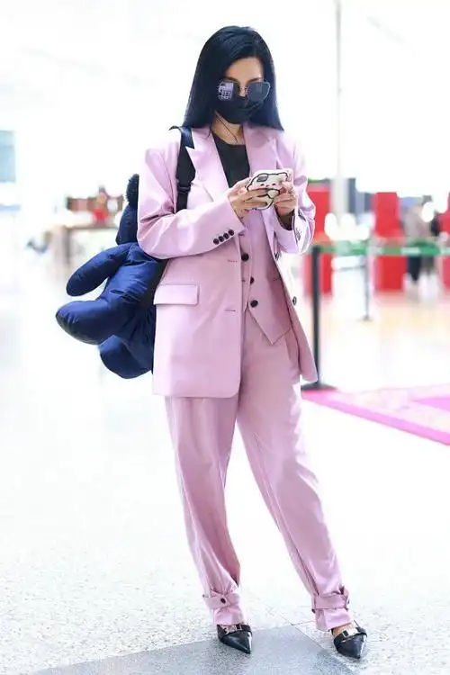 范冰冰时尚感没得说粉色西装穿出气场这高级感根本压不住