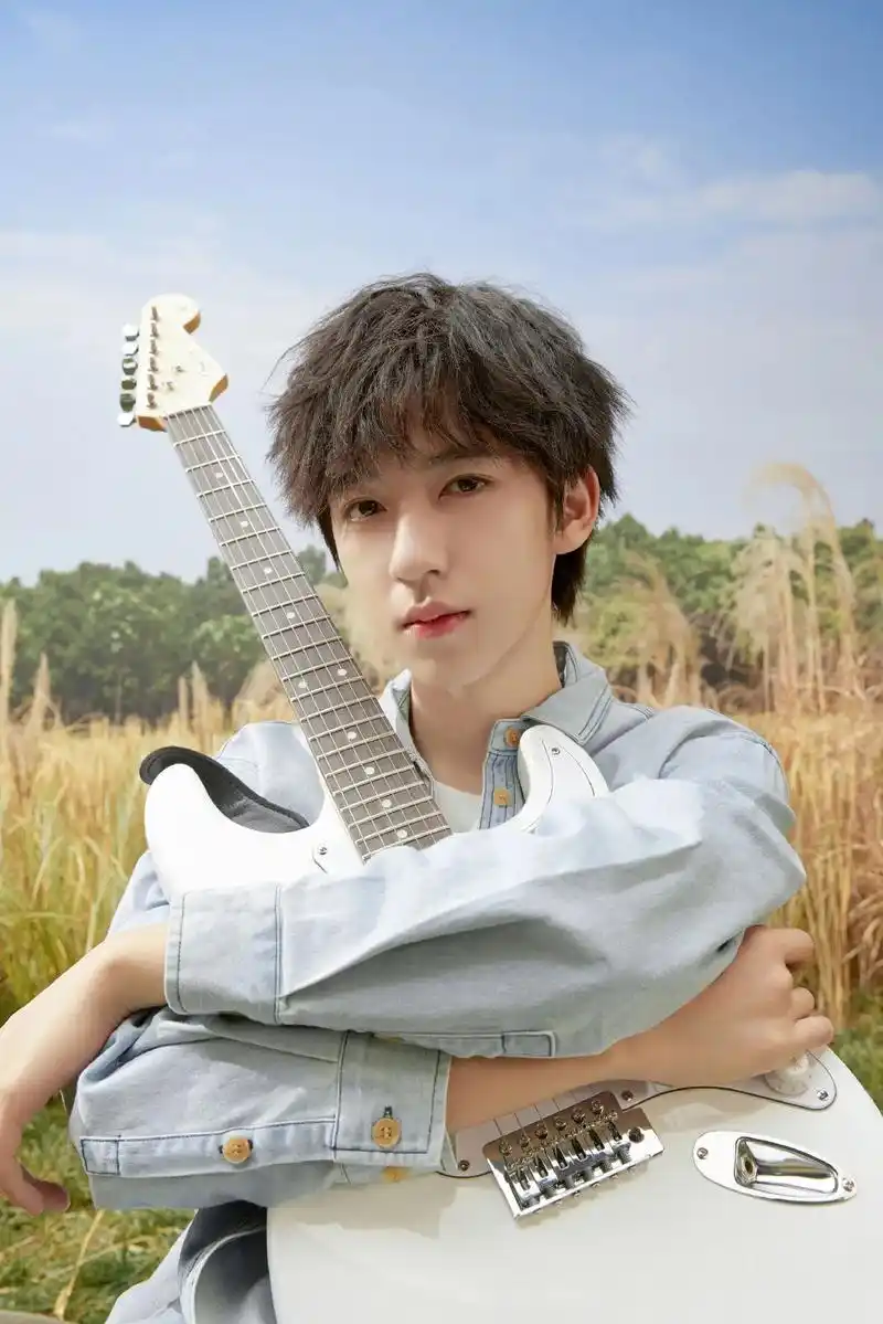 贺峻霖壁纸来咯.时代少年团贺峻霖壁纸,无水印#贺峻霖 #时代 - 抖音