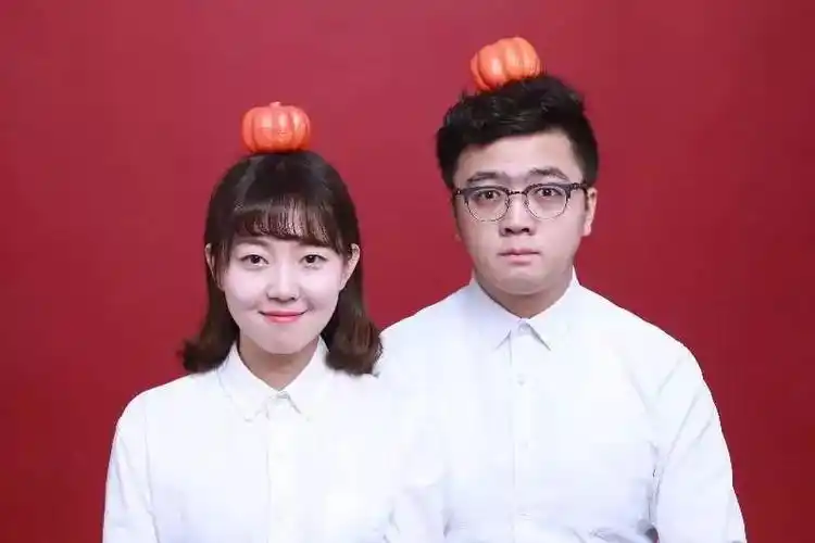 我居然看「红底照」也哭~1000个新娘领证照也real用心