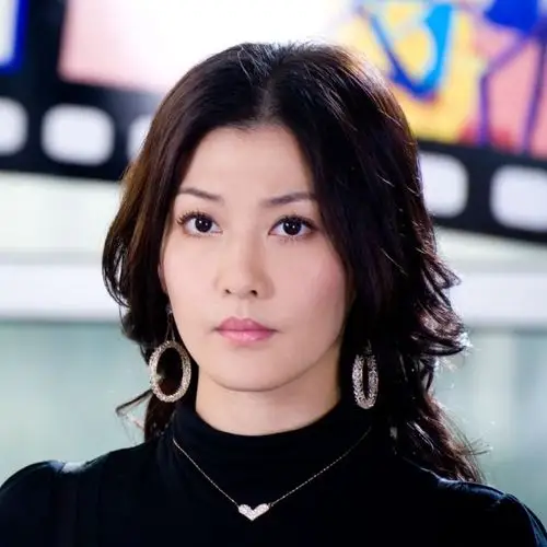 电视剧版《杜拉拉升职记》李彩桦 所戴的心型毛衣链 什么牌子的?