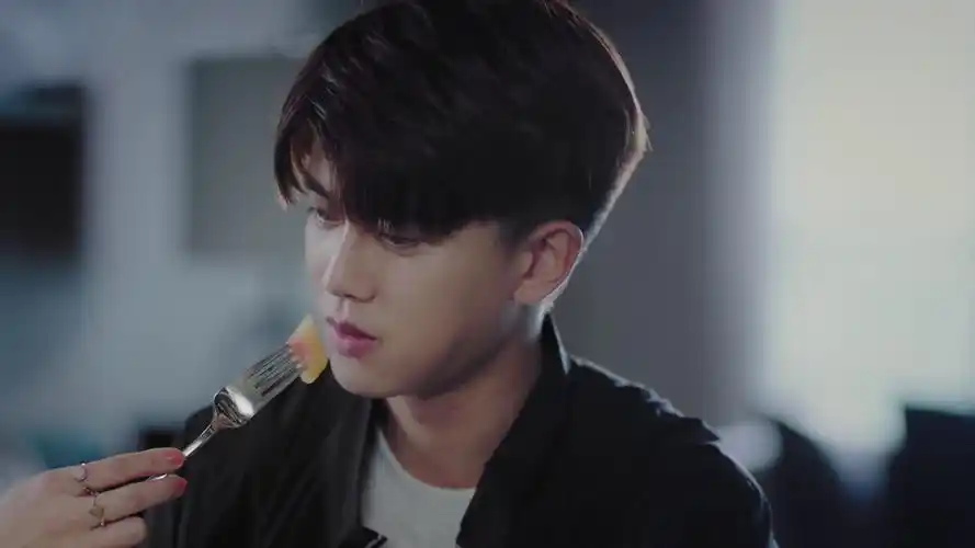 任嘉伦[超话]# [2021]#任嘉伦不说再见# [2.