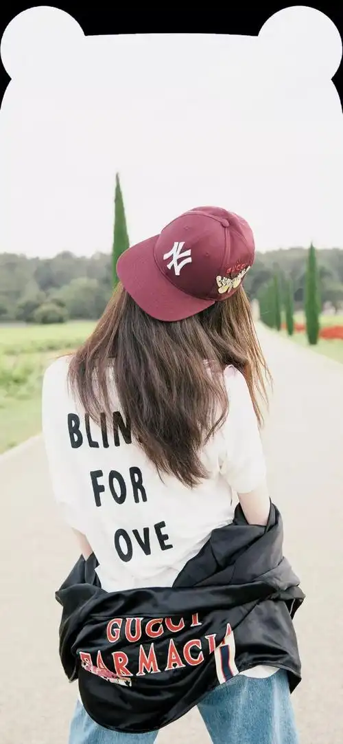 遮刘海壁纸看着挺可爱的哈哈哈