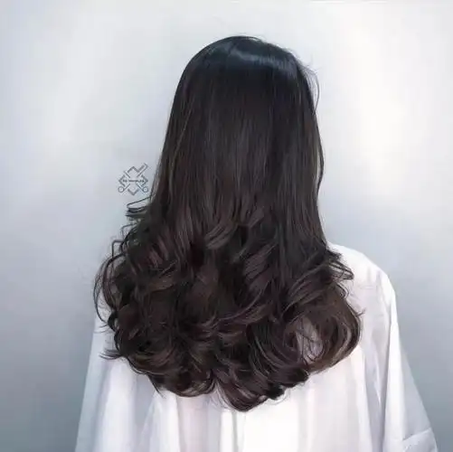 渣女大波浪卷发型