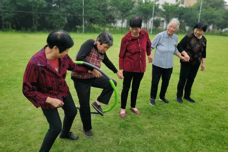 海宁许村:老年趣味运动会 乐享晚年生活美