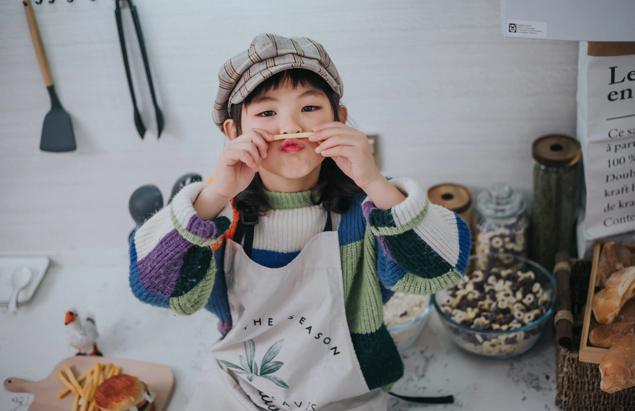 宝宝可爱的笑脸让人心头甜美