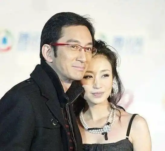 她嫁大二十多岁丈夫,疯狂败丈夫家产,一千万"卖"女儿抚养权_石洋子