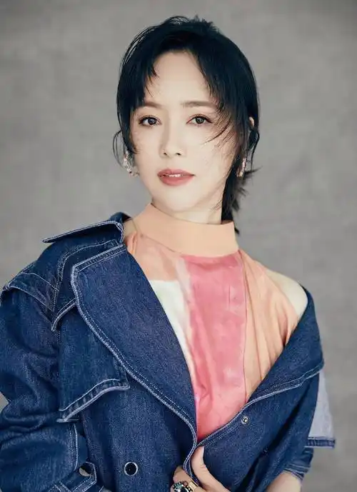 演员左小青嫁大20岁丈夫离婚后对爱情失去了热情