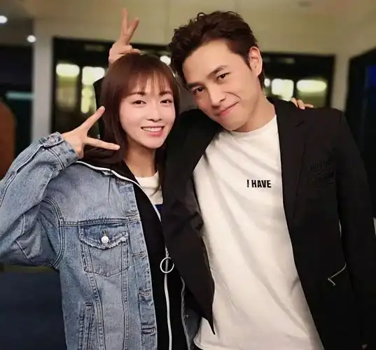 吴谨言否认与洪尧因戏生情后被爆亲密照男主竟然被指是渣男