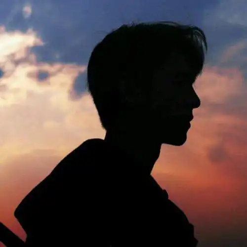 伤感侧脸脸男生头像