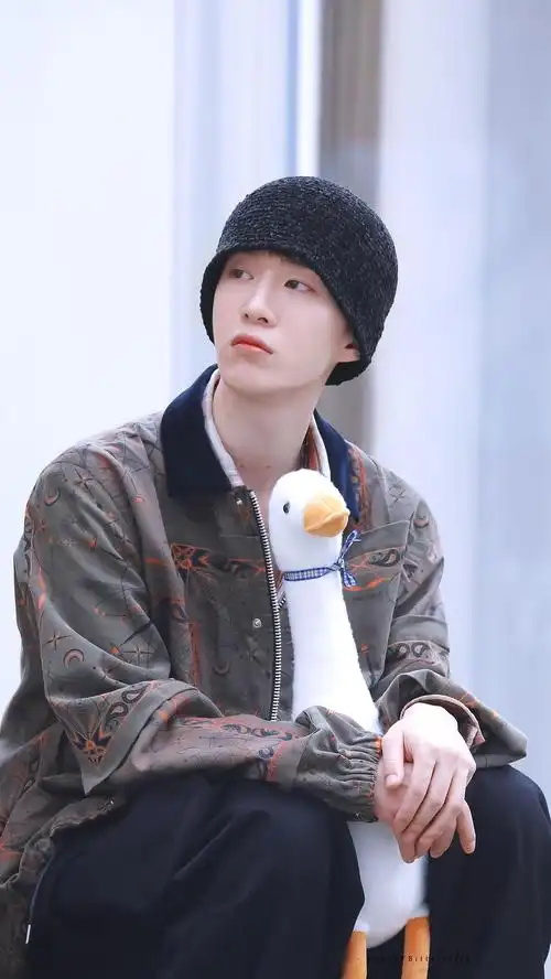 范丞丞这是什么小可爱,这么喜欢玩偶小物件