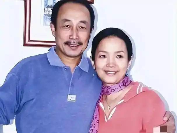 隐藏太深的明星母子,不知道的以为他们是草根,其实母亲都不简单