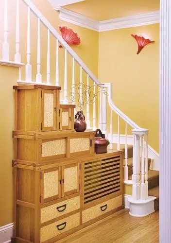 黄色简约风复式玄关楼梯装修效果图