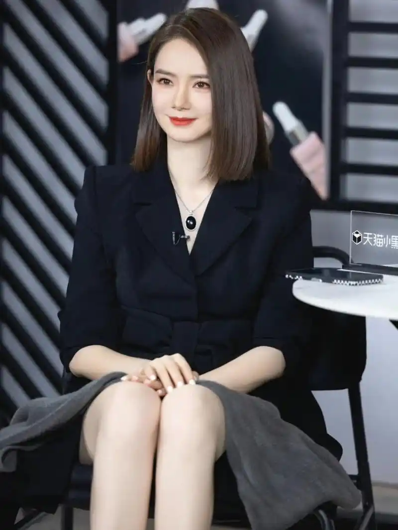 戚薇好像一直都是这款发型 戚薇短发还挺好看的#株洲一刀切王子