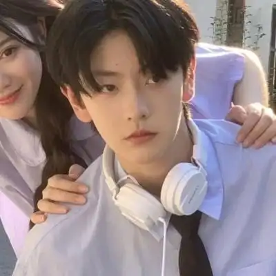 超可爱情侣头像一对甜蜜图片唯美情侣真人浪漫微信头像大全