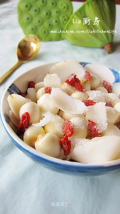 夏季里的一丝清凉——{凉拌百合糖莲子}的做法