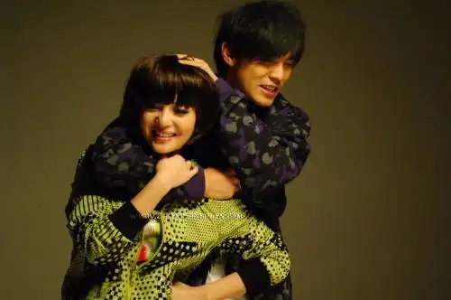 求几张杰伦和张韶涵的大图