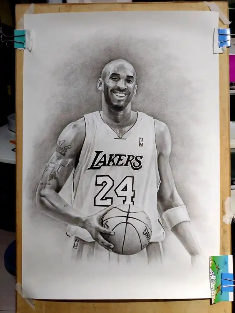 素描 科比布莱恩特 素描肖像 半开尺幅 炭铅结合 用时20小时左右