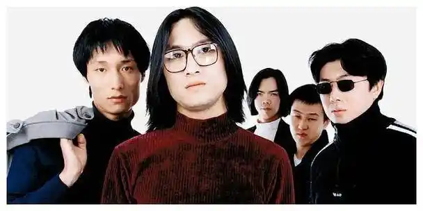 汪峰女儿vs窦唯女儿,星二代摇滚巨星对决!_音乐