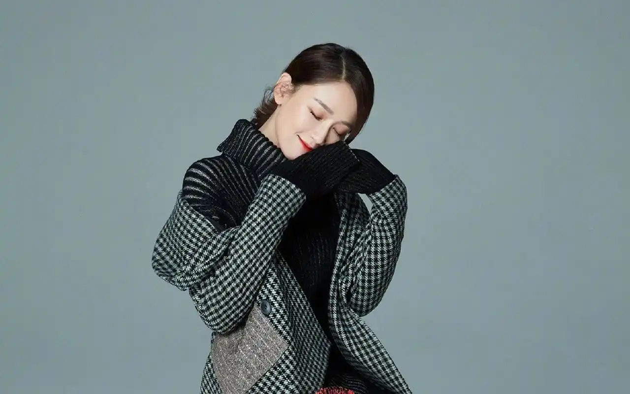 陈乔恩成熟优雅写真桌面壁纸