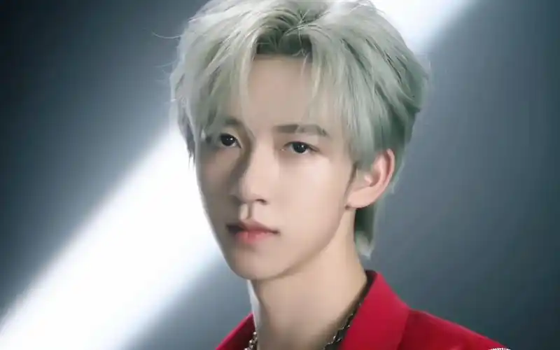 大时代银发超a舞台-越川_贺峻霖-越川_贺峻霖-哔哩哔哩视频