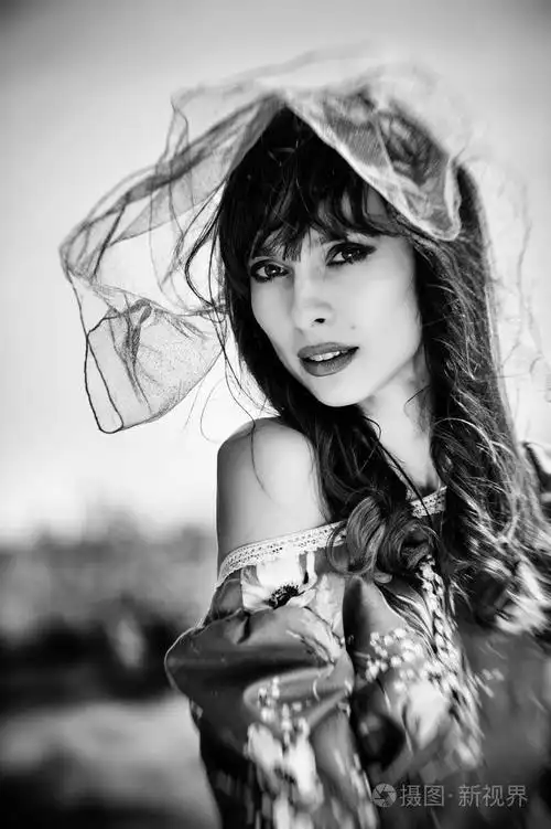 美丽的女人,带面纱