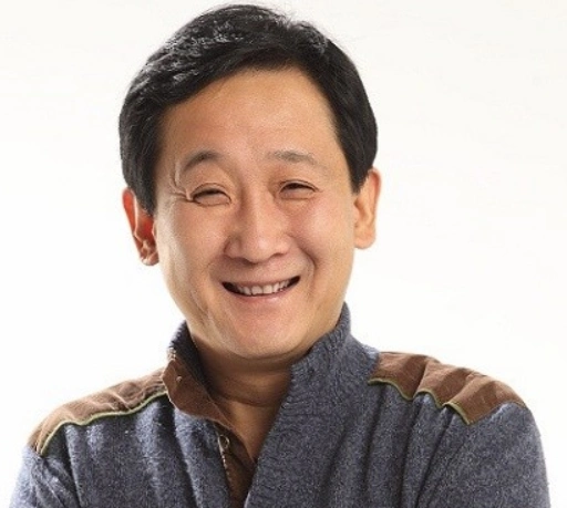 1990    第10届中国电影金鸡奖最佳男配角奖     本命年    (提名)