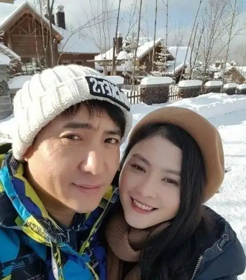 沈腾老婆近照胖成圆球,结婚6年发福变丑,她究竟经历了啥?