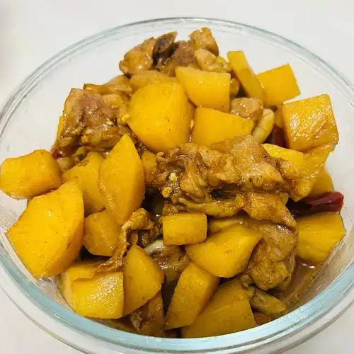 每天一道家常菜土豆炖鸡腿