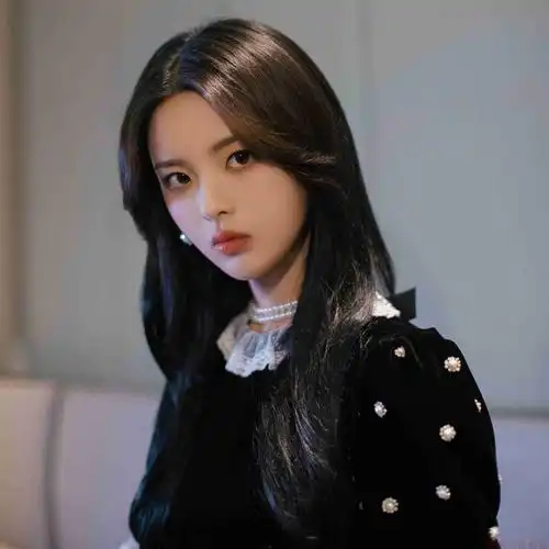 杨超越壁纸网红模特图片原图摄影高清明星手机设计素材