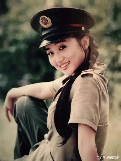 《乘风破浪的姐姐》——阿朵,曾因性感三天卖了五十万册杂志