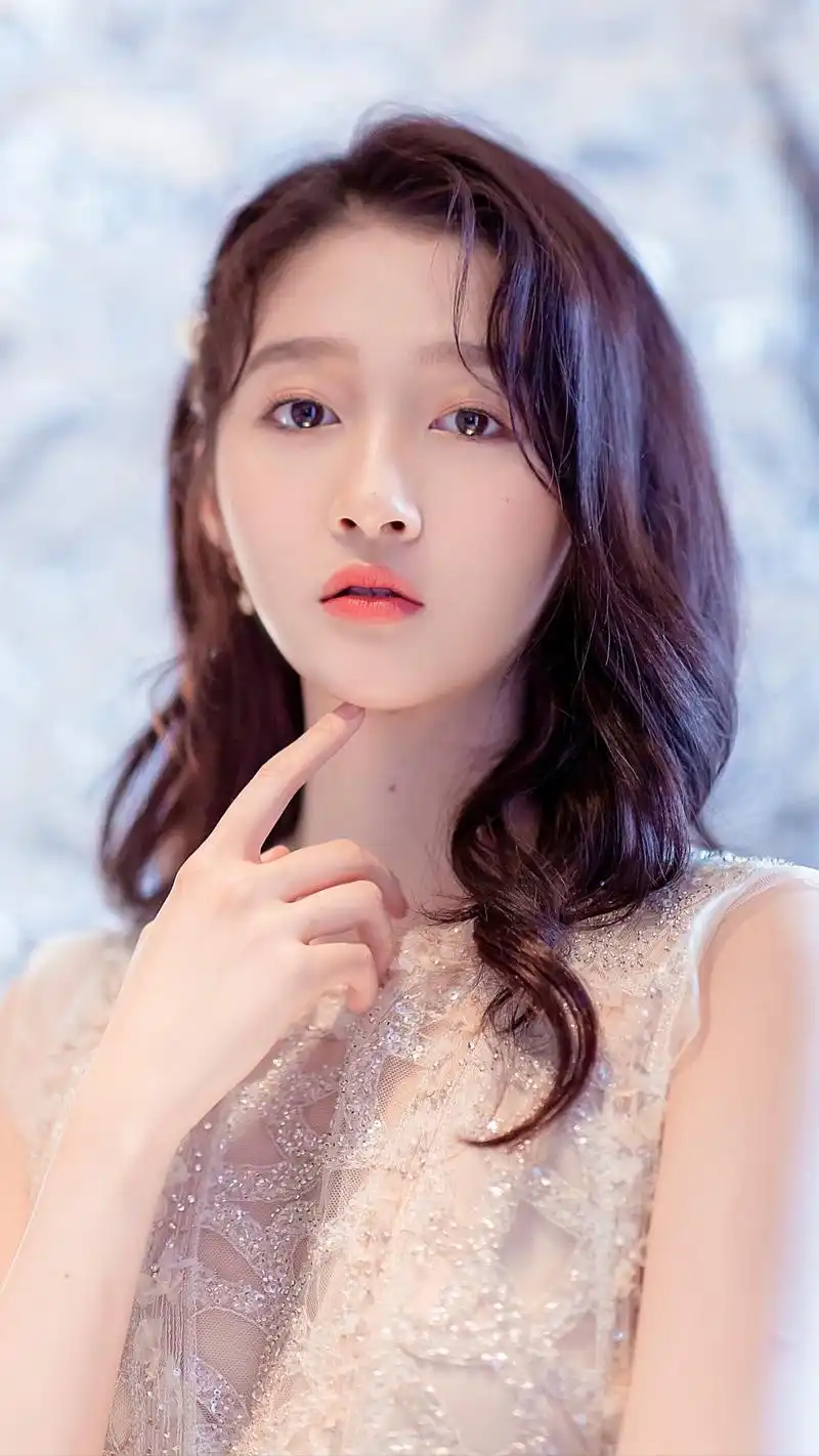 关晓彤美图:清纯唯美,如花似玉