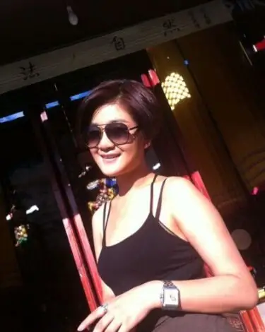 图降央卓玛素颜照曝光细说背后辛酸往事