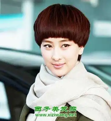 女生弧形刘海发型图片