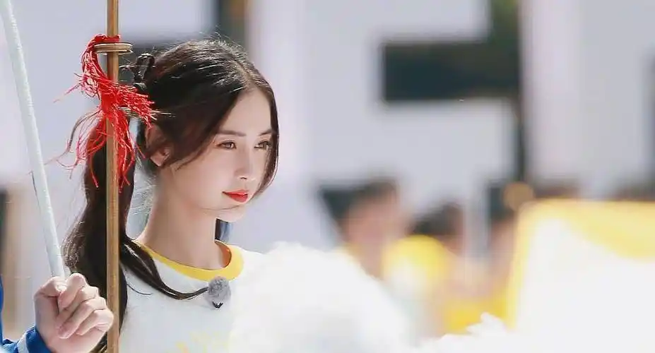 baby被宋雨琦打后,经纪人发声引热议,跑男导演清空动态回应_网友_时候