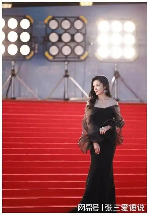 回顾红毯!女星个个千娇百媚,刘嘉玲隆重,林熙蕾很有女人味