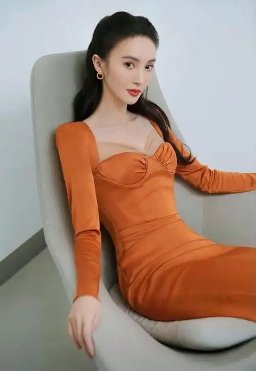 金晨是我们国内娱乐圈中备受瞩目的女演员之一,除了出色的演技之外,她