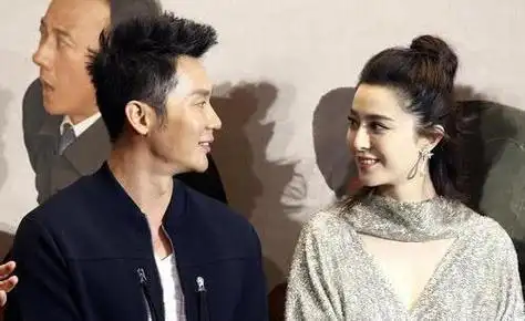 他跟范冰冰谈恋爱的时候就一直很受关注,后来他跟范冰冰分手,李晨也是