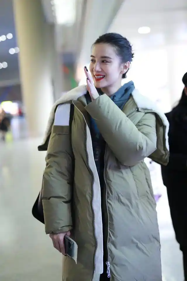 宋佳精致过冬,穿着随便现身机场,仍旧能够美的高调