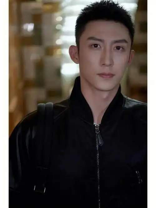 迪丽热巴与黄景瑜的料被实锤黄景瑜家暴又出轨一眼假