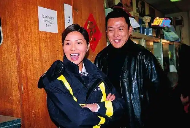 甩9年女友,转身娶小20娇妻,今妻子疑似出轨,他却被骂"活该"