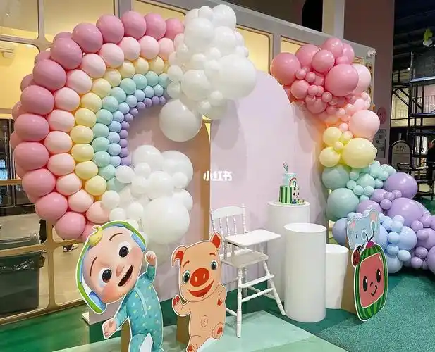 女宝宝周岁生日气球布置适合夏天的主题