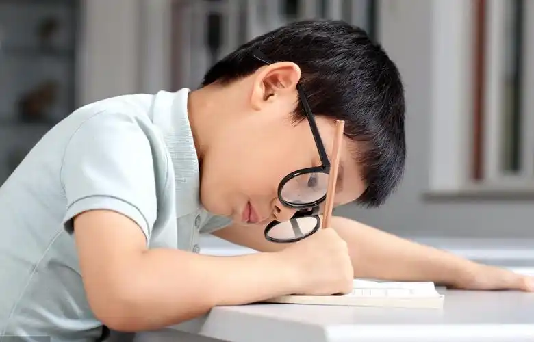 孩子写作业写到晚上11点,家长应该怎么办?